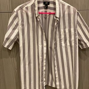 White/Gray Casual Button Down H&M